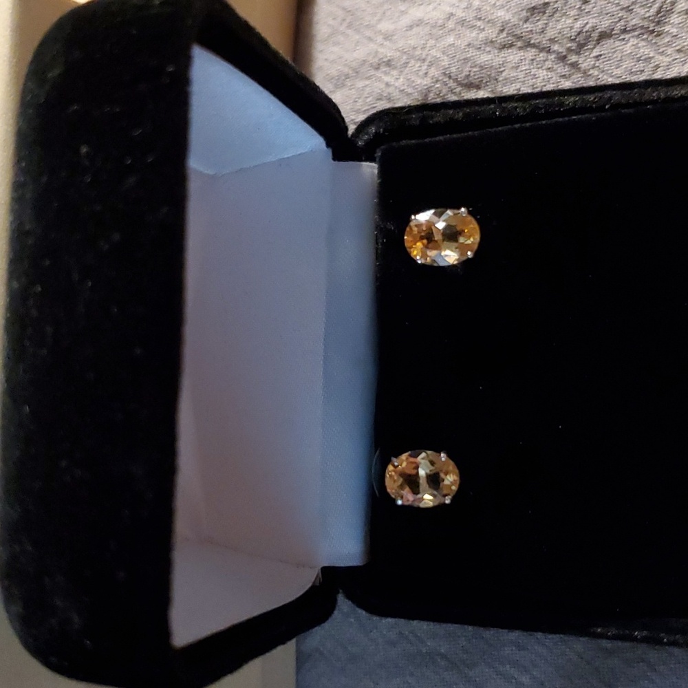 New & unworn. Gorgeous Citrine Earings